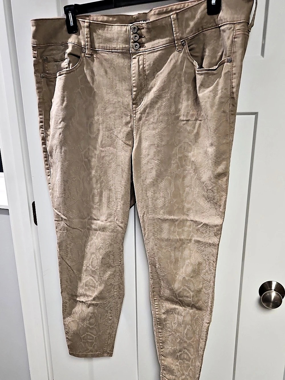 TORRID Jegging Skinny Jeans in Brown Waist 26R Like New